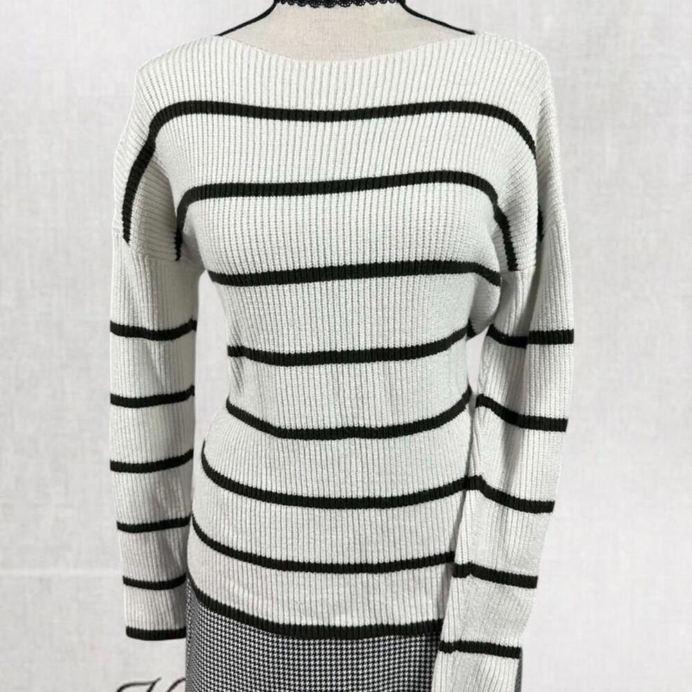 Y2K and 90’s Style Black and White Striped Coquette Long Sleeve Top